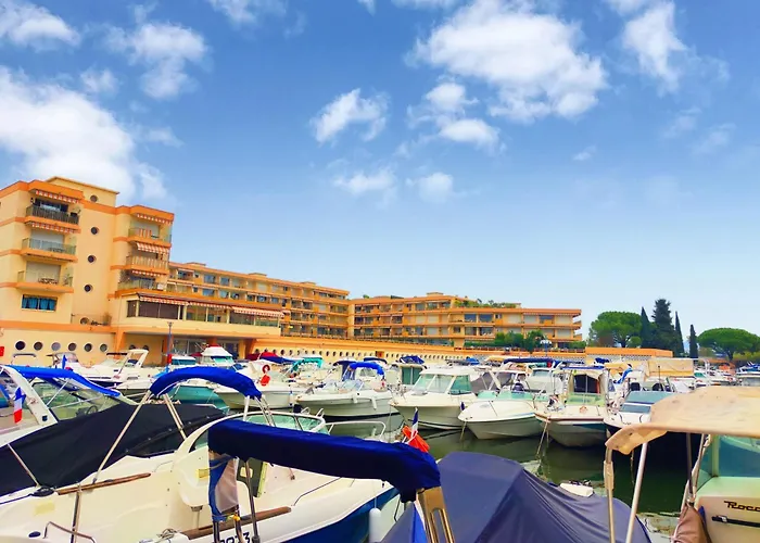 Grand Studio Avec Piscine A Mandelieu